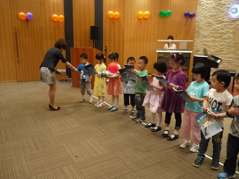 15vip太阳成音乐中心上海静安总店“欢度六一15vip太阳成的节日”音乐会成功举办 