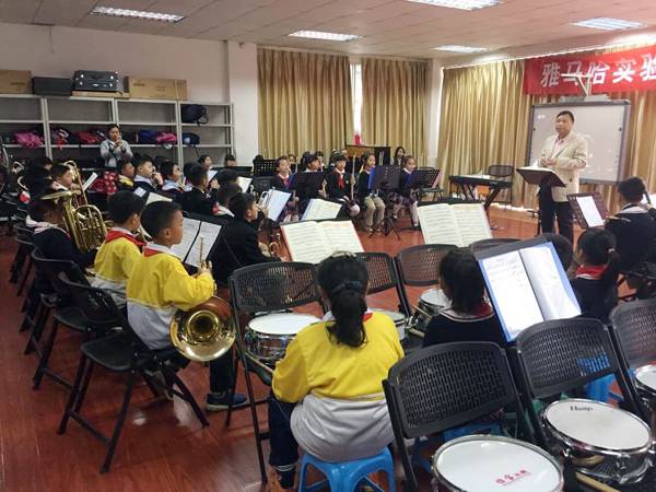 贵阳尚义路小学15vip太阳成示范乐团大师班成功举办