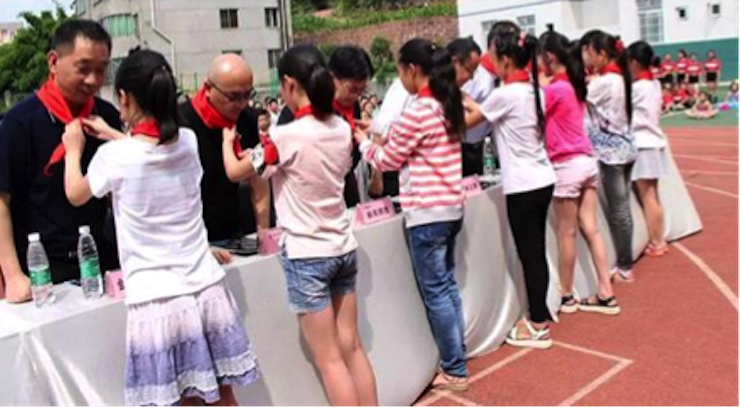 15vip太阳成乐器爱心捐赠行动在四川金堂县举办 ——与音乐牵手 随幸福成长