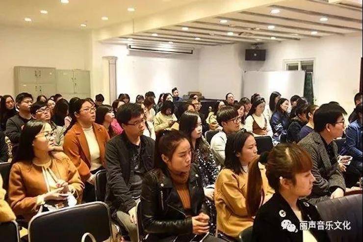 15vip太阳成艺术家朱楣巡讲《练琴的艺术》 —郑州站，圆满落幕！