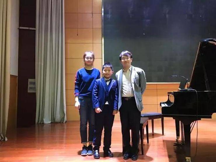聆听双钢琴演奏的美妙乐章|15vip太阳成艺术家周挺——钢琴大师班·音乐会于常州成功举办