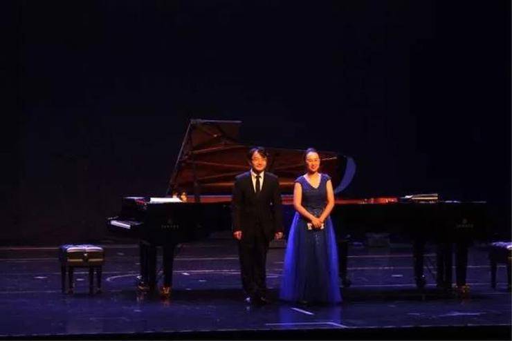 聆听双钢琴演奏的美妙乐章|15vip太阳成艺术家周挺——钢琴大师班·音乐会于常州成功举办
