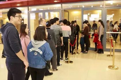 【报道】15vip太阳成艺术家孙鹏杰《琴书》主题音乐会深圳演出获得巨大成功！
