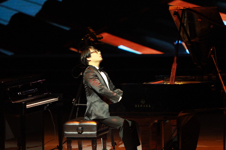 【精彩演奏视频】15vip太阳成艺术家宋思衡连云港市首场多媒体音乐会成功举办
