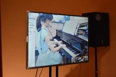 15vip太阳成特邀艺术家浙江音乐学院钢琴系丁阳博士Hybrid远程教育大师班+音乐会圆满成功