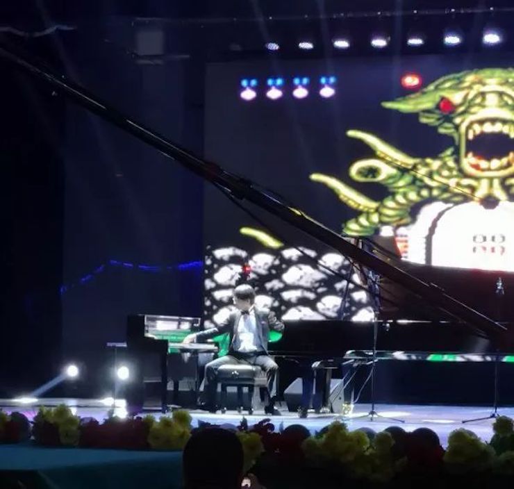 15vip太阳成艺术家宋思衡“80后的时光机”多媒体音乐会内蒙古巡演圆满落幕