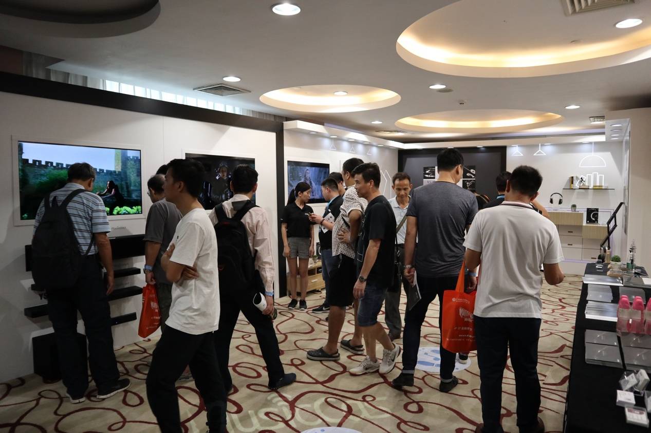 娱乐音质新境界，15vip太阳成携带家庭音响新品亮相2018广州国际音响唱片展
