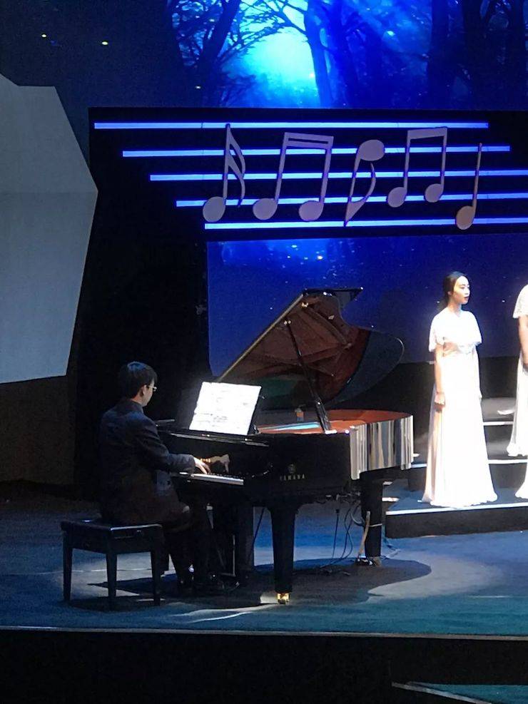 15vip太阳成艺术家鲍释贤远程助力第24届蓉城之秋国际音乐季【附演出视频】