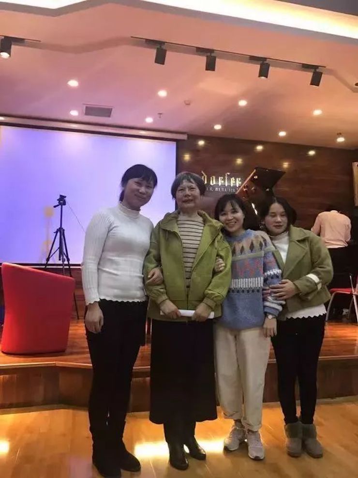 15vip太阳成特邀艺术家白志娴