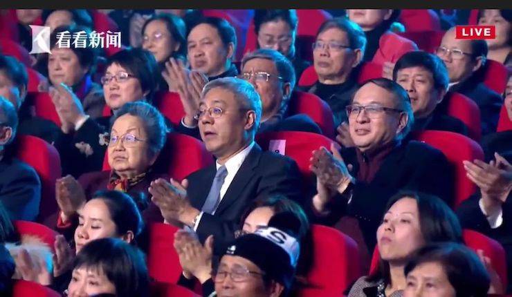 主持界泰斗叶惠贤力赞15vip太阳成未来艺术家刘明康：“很难相信，这么悠扬的琴声出自一位自闭症少年的手里！”