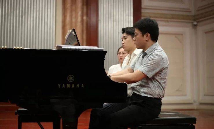 热烈：亍跋睬熘 音悦津门”钢琴重奏音乐会暨天津鲍蕙荞钢琴城开业庆典演出圆满成功！