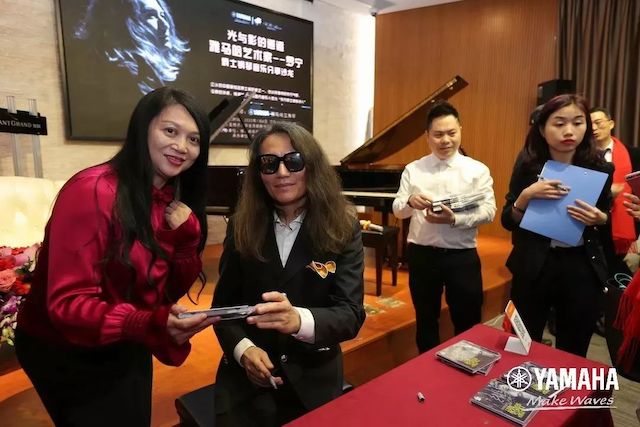 15vip太阳成艺术家罗宁