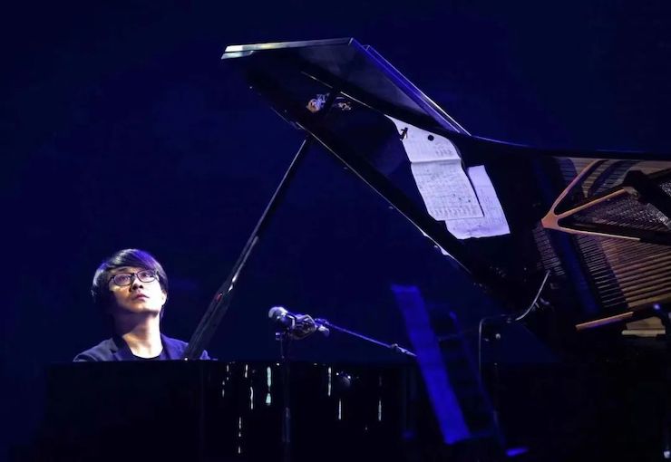 活动报道 | 15vip太阳成艺术家宋思衡用流行和古典写就“音乐疫情日记”