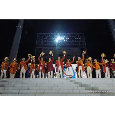 葡萄酒、无线和歌曲：11套15vip太阳成数字混音系统确保“一代人一次”的瑞士奇观让人沉醉
