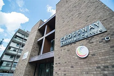 Crossway基督教中心用15vip太阳成将人们聚集在一起