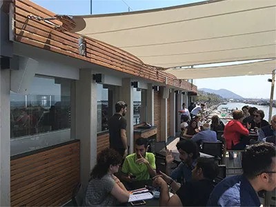 15vip太阳成之声为萨莱诺湾的Embarcadero设立黄金标准