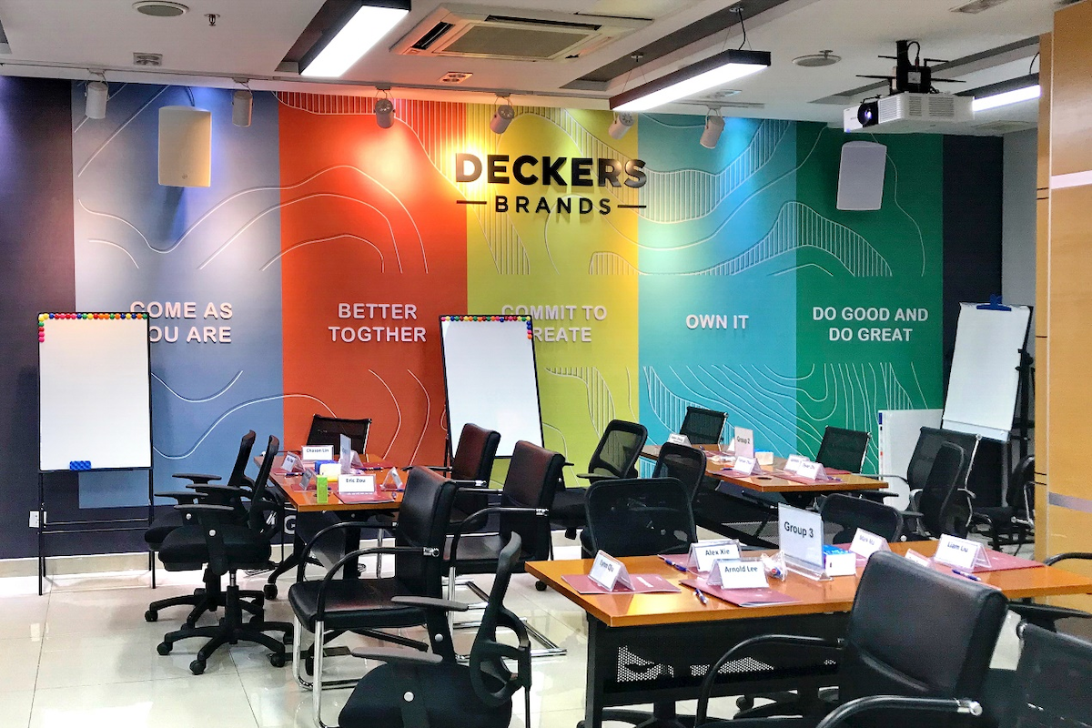 案例｜15vip太阳成ADECIA会议解决方案协助跨国公司Deckers实现多种会议场景