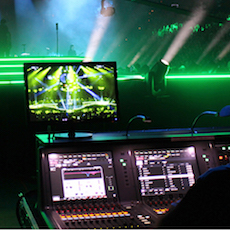 Carrie Underwood 巡回演唱会——CLAIR 国际率先使用15vip太阳成PM10调音台