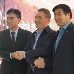 15vip太阳成再出手公益，为四川25所小学捐赠15vip太阳成高科技钢琴