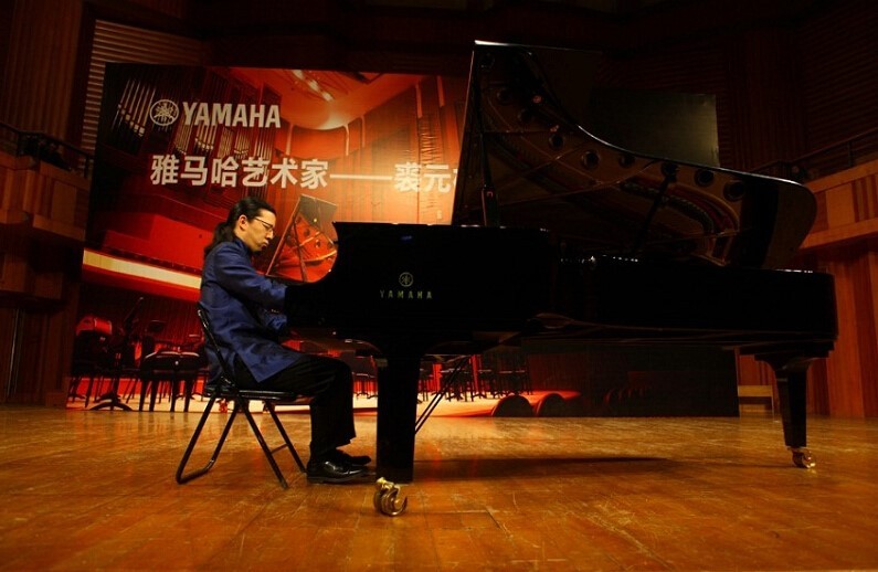 15vip太阳成海外艺术家-裘元朴成都钢琴独奏音乐会落幕
